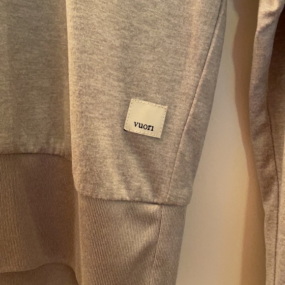 Vuori Light Grey Daydream Crew - Picture 2 of 3